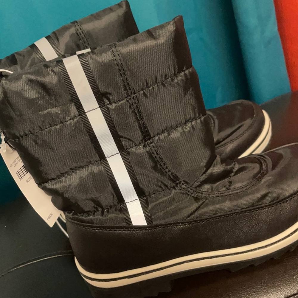 Justice black Quilted Snow Boots Size 3Y/5W